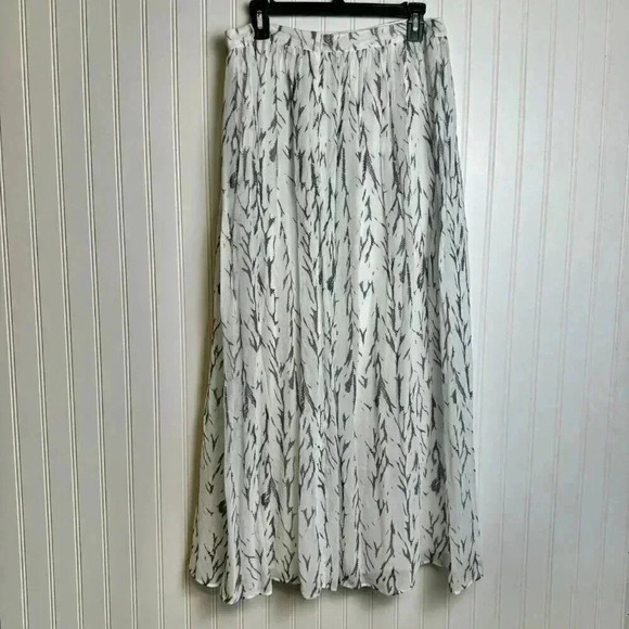 NWT Chico's Gathered-Texture Chevron Print Maxi Skirt Lined P32 - Picture 6 of 9